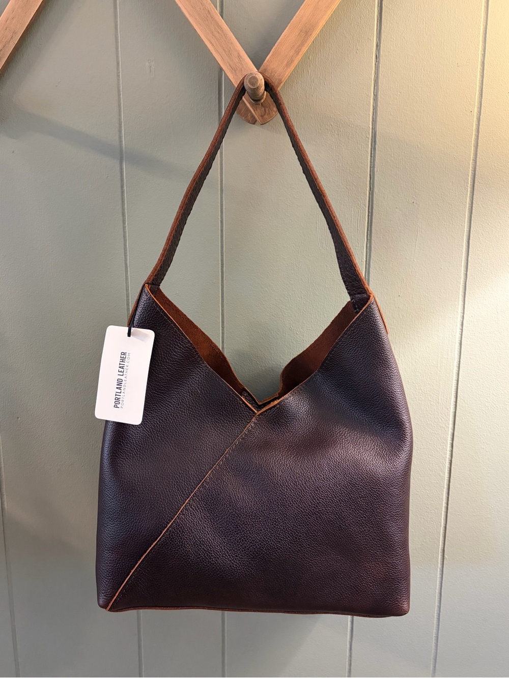 Portland Leather Naomi shoulder bag - size large, coldbrew color